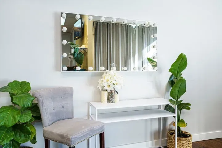 https://cdn.salonspotlight.com/photos/1xHe1Z8TZJdf9j4PJjGM/f4575d60-7c09-4b34-9f06-2aec74af39c4_720x720