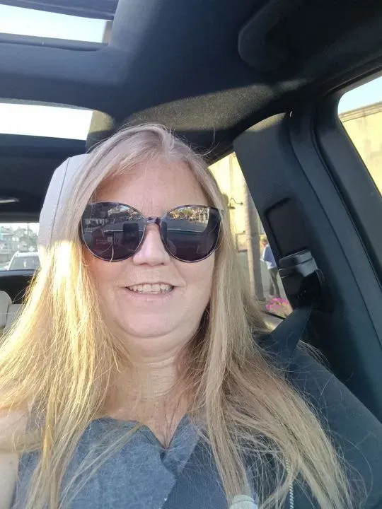 https://cdn.salonspotlight.com/photos/1y8AbadfCkTznolwznwL/ba688b4d-52f2-4c91-89bb-516ba05449b0_720x720