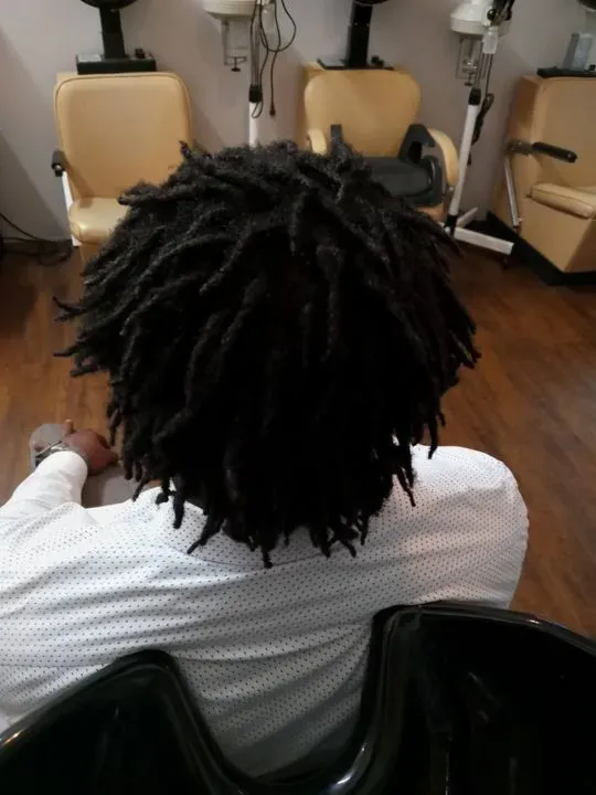 https://cdn.salonspotlight.com/photos/1zBUnZofY9IWTQgqxVFp/8444ded1-6d62-4922-b9d2-45a9d3a39dd5_720x720