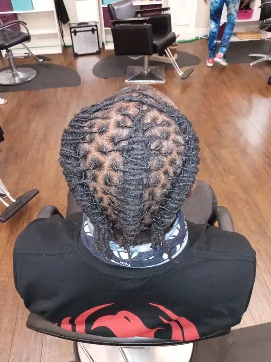 https://cdn.salonspotlight.com/photos/1zBUnZofY9IWTQgqxVFp/c5c546ed-8ba4-4939-8a88-a6c8fd4faeff_720x720