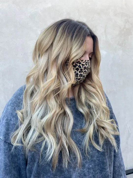 https://cdn.salonspotlight.com/photos/20BNKBet7UfDlnkkct4K/73fa49ed-c818-49f7-ad83-583d36a36e7b_720x720