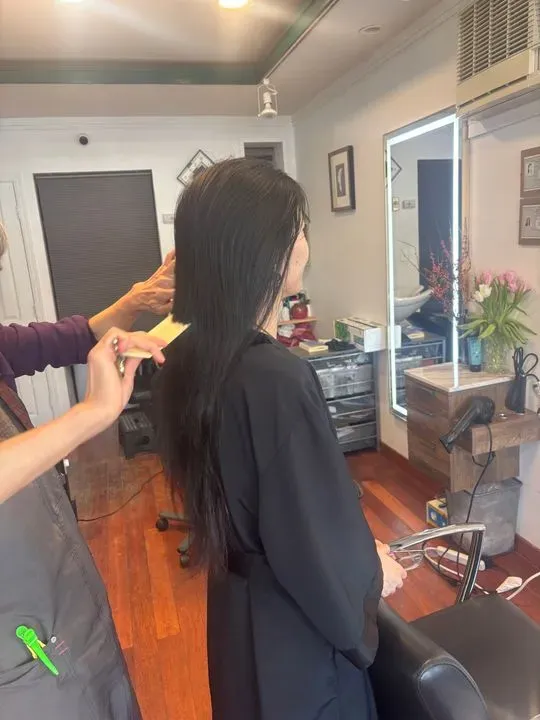 https://cdn.salonspotlight.com/photos/22RrYZyMAuGG09Uficdh/58e1c1c8-ab21-44ae-9a95-fdbf0fa9e853_720x720