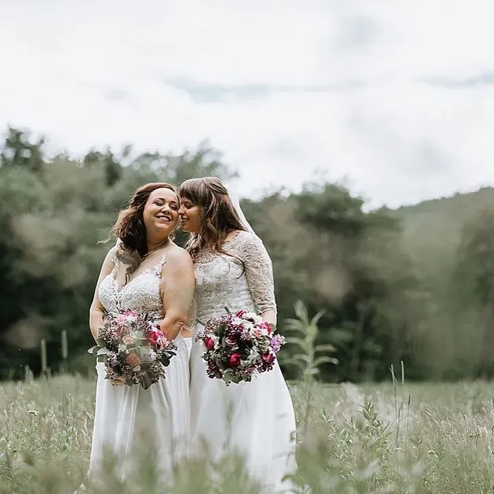 https://cdn.salonspotlight.com/photos/22lL1Ff36gw0g665LBYN/2ec373ca-ea1d-4d61-bb3a-122d3ecb9bdd_720x720