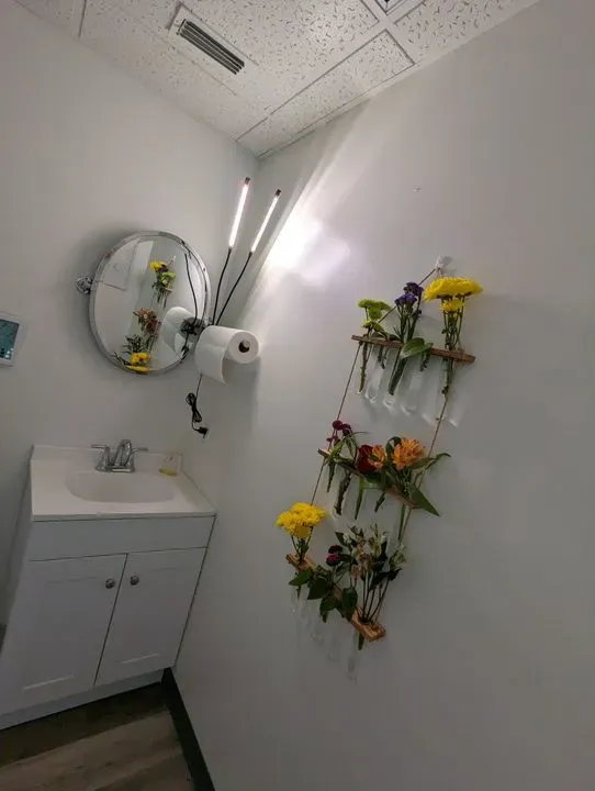 https://cdn.salonspotlight.com/photos/23MxkD3JtAvqkqJ69kZP/d09389b4-2c6b-4e34-85de-8b93e70420e6_720x720