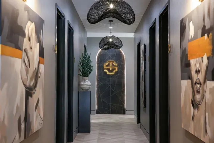 https://cdn.salonspotlight.com/photos/26Ok1fKwdvFL4nrdEBPM/25659032-c7dd-4279-b28f-5d5f7bb4777c_720x720