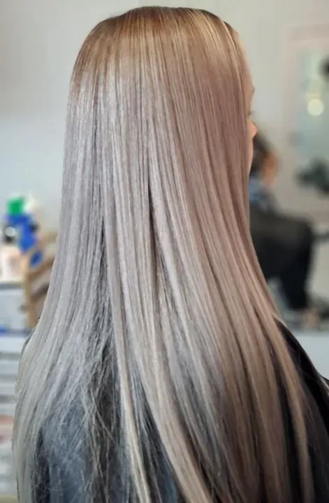 https://cdn.salonspotlight.com/photos/26YorMpxIN9MAwyqYgTm/76a4dbc6-def6-40fc-990d-f96dae0334f8_720x720