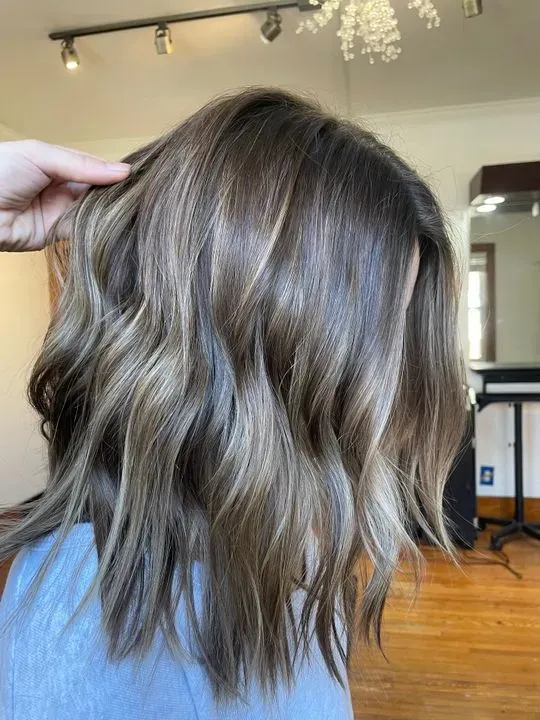 https://cdn.salonspotlight.com/photos/28PBn2ulcPoxm4o1IV1m/5d33543a-c949-4ff8-971c-f33f5d61a1e7_720x720