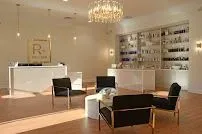 https://cdn.salonspotlight.com/photos/29K4a7Nw2gML1NyQCd1O/f507cf37-6678-42e5-92cd-127b16b77a84_720x720
