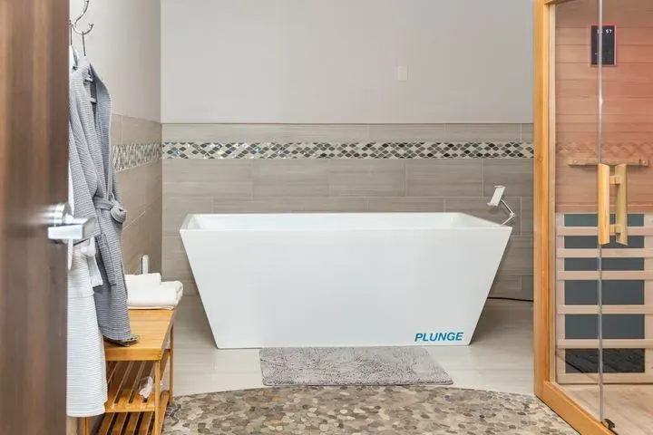 https://cdn.salonspotlight.com/photos/2AQFkRgn0lCsYgRj5PVL/c14edac6-00ea-4137-98c2-9d4171a4d765_720x720