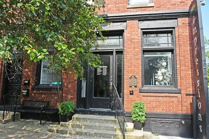 https://cdn.salonspotlight.com/photos/2AZ2mar3NX0RAF2g9GpH/79072fa0-fbc5-40fc-8375-49b6775f2ce3_720x720