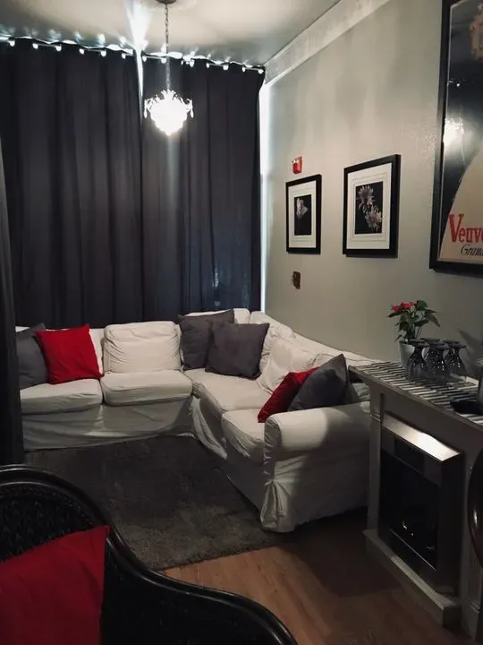 https://cdn.salonspotlight.com/photos/2B80ijheFj79yI08Qtgy/f3b0d641-9e69-4c28-a535-a9f7076485cb_720x720