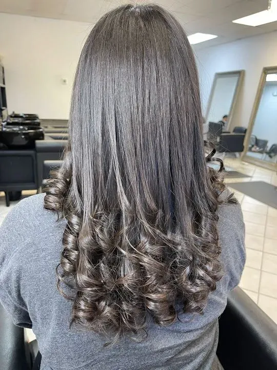 https://cdn.salonspotlight.com/photos/2CJonEzawgVjURhK6JoQ/7b361ece-7de5-4747-9688-bf970cd36632_720x720