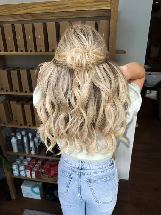 https://cdn.salonspotlight.com/photos/2DqHSX76tEoSORmCPFCc/42d38339-abc1-4ccd-9803-84b217c741c5_720x720