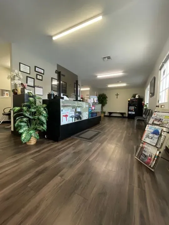 https://cdn.salonspotlight.com/photos/2DtlSK5tGOi9xqRmgv0C/226a2d1b-2add-4377-bd44-c1312f705275_720x720