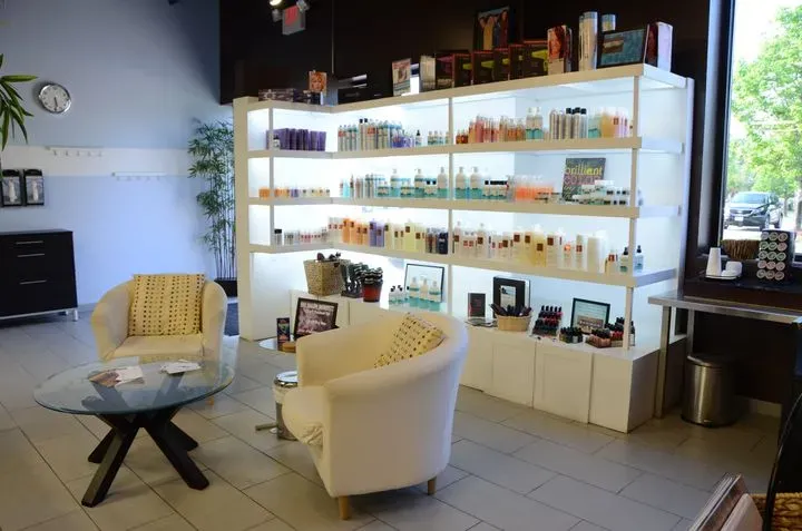 https://cdn.salonspotlight.com/photos/2FtCl0cx9wWeu2P4qoNJ/29eb31b0-b46f-4e91-a7d0-03e78eb11092_720x720