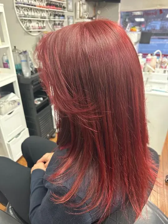 https://cdn.salonspotlight.com/photos/2G035k8xqGIf3Vg9wy88/16c05aae-1f24-472b-a01f-4286aed82381_720x720