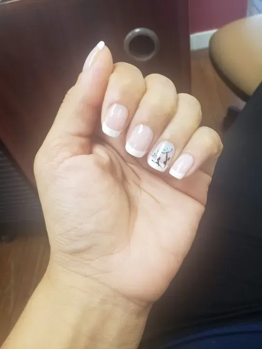 https://cdn.salonspotlight.com/photos/2G035k8xqGIf3Vg9wy88/3563e153-33e9-4946-b40c-cdc77b07cb1a_720x720