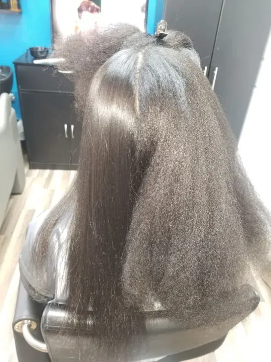 https://cdn.salonspotlight.com/photos/2IRimdMa8Mlphm6OIBL7/4fe2d95c-860d-456c-8605-31046481f866_720x720