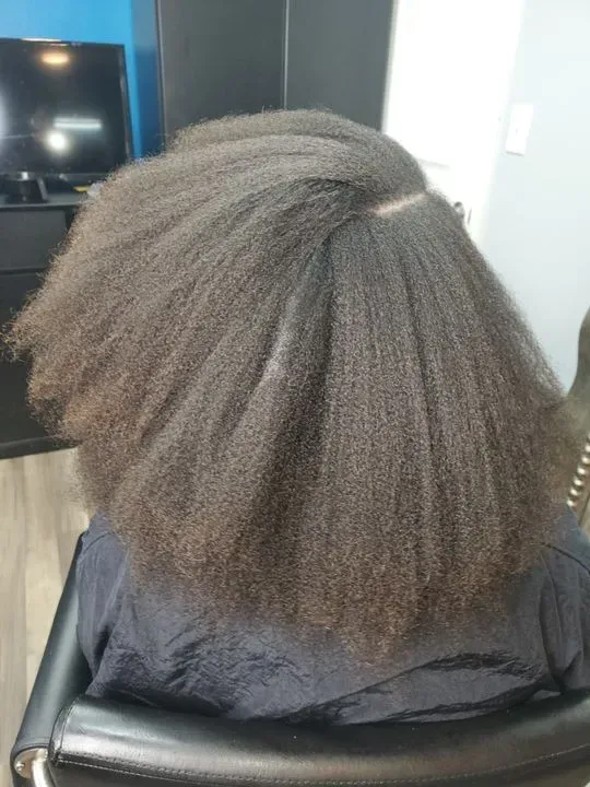 https://cdn.salonspotlight.com/photos/2IRimdMa8Mlphm6OIBL7/923cb5cf-8f8b-4c36-8d51-9d803031a65b_720x720