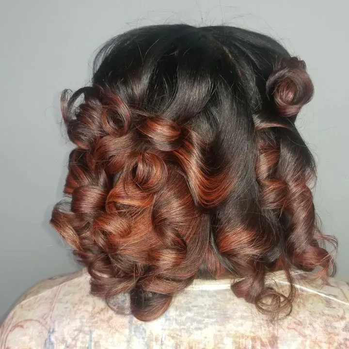 https://cdn.salonspotlight.com/photos/2IRimdMa8Mlphm6OIBL7/e378cc92-78aa-4322-9cb9-57be9c5a5033_720x720
