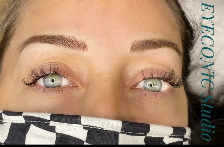 https://cdn.salonspotlight.com/photos/2NXYZked2WaEXSg2SyjK/111b0253-b2e8-4756-8d13-f2a039228532_720x720