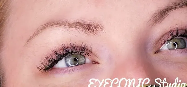 https://cdn.salonspotlight.com/photos/2NXYZked2WaEXSg2SyjK/eebc082c-badc-4350-a8d2-e2c4b128c228_720x720