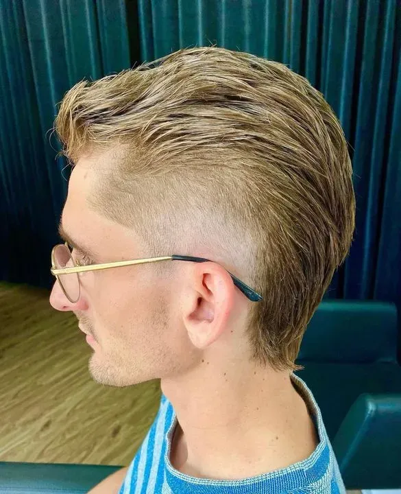 https://cdn.salonspotlight.com/photos/2NmJ4MA309xgi3D8GsVX/8d7918ba-786e-4f23-b89a-7821112904f8_720x720