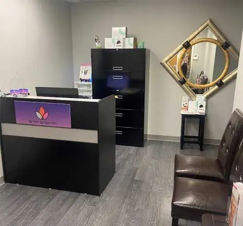 https://cdn.salonspotlight.com/photos/2P7795phT93jNqdVCJ9D/a6a10e33-c3b9-4ccf-b4e8-e90a8ac5b58b_720x720