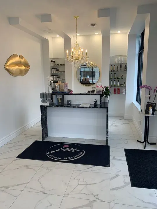 https://cdn.salonspotlight.com/photos/2QGmFBtUKyWGt1hDC1NG/f77aca3f-f98b-4840-9730-02dfab9a1f5b_720x720