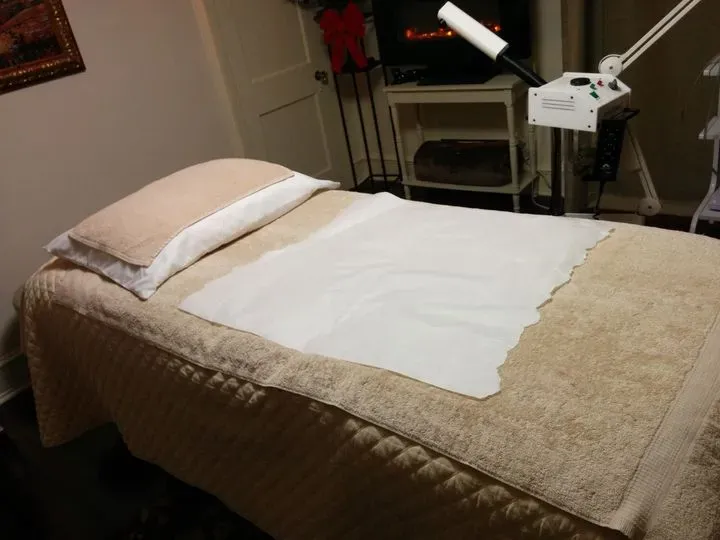 https://cdn.salonspotlight.com/photos/2QemHGDYXZWAXjfVpXky/3d539498-4462-4fb5-ac7f-978c09a66453_720x720