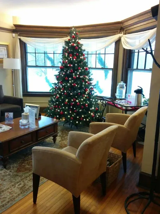 https://cdn.salonspotlight.com/photos/2QemHGDYXZWAXjfVpXky/cd1c0512-4691-43b3-8de1-c57455bf3b61_720x720