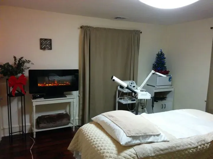 https://cdn.salonspotlight.com/photos/2QemHGDYXZWAXjfVpXky/d0a5af2f-0032-413e-be4b-a8f24d93031b_720x720