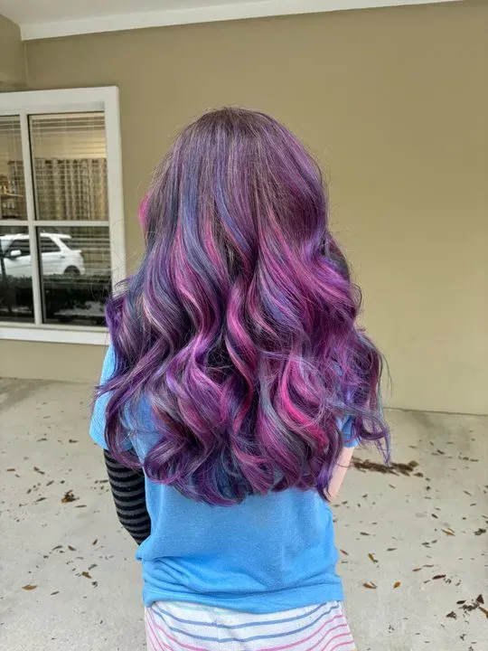 https://cdn.salonspotlight.com/photos/2Rf9nr0swy5OzYnOJPLQ/bf70c955-5712-447e-9be4-218187412f36_720x720