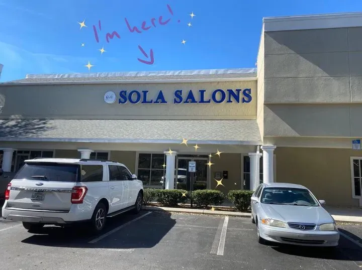 https://cdn.salonspotlight.com/photos/2Rf9nr0swy5OzYnOJPLQ/ec4ab560-7536-402b-955d-2c171c8d3304_720x720