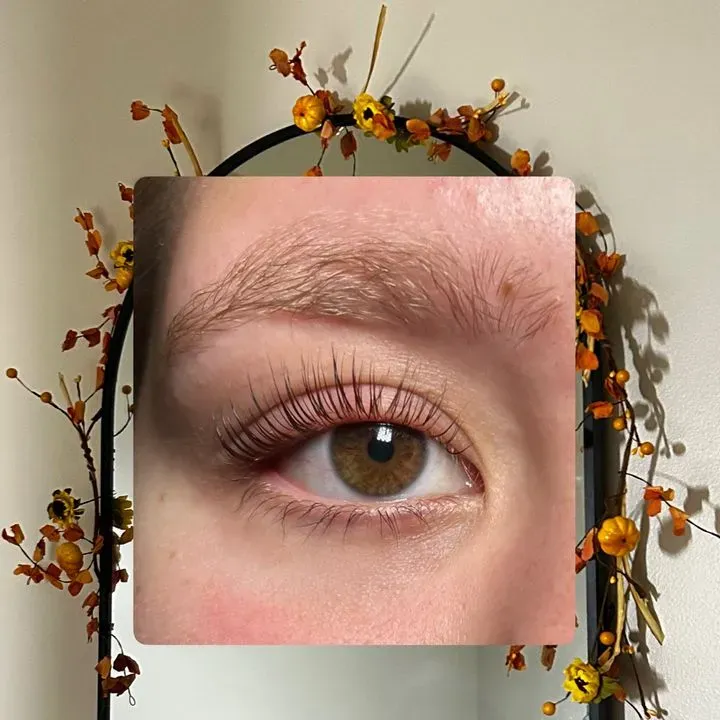https://cdn.salonspotlight.com/photos/2UNzeUYngnvNg2URNjXv/1cd40fbf-7d15-4dd7-82c4-0b5ed32e0250_720x720