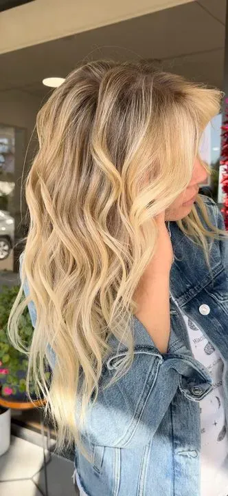 https://cdn.salonspotlight.com/photos/2VE86ON42fkawBFu6Fru/a13e4c85-669e-43a4-af91-993958e52f2e_720x720