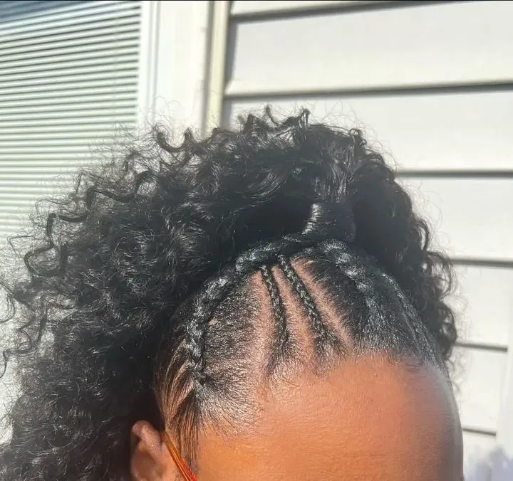 https://cdn.salonspotlight.com/photos/2fpYgI6YbnrHtBqewwFr/13c99b6f-0265-4b64-a133-93795ab6e53d_720x720