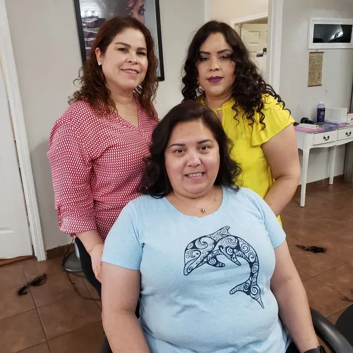 https://cdn.salonspotlight.com/photos/2gczYXm5jIznNq3rhMAk/63b460d6-5516-4457-a239-3254631c155d_720x720