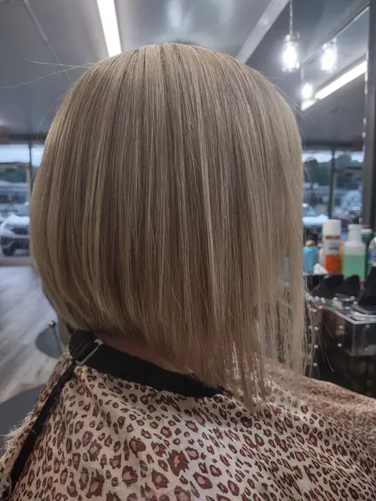 https://cdn.salonspotlight.com/photos/2idBhmpgjnfDhjngJexA/3c5b4498-1e3c-4c6e-92c8-b162bc5445bb_720x720