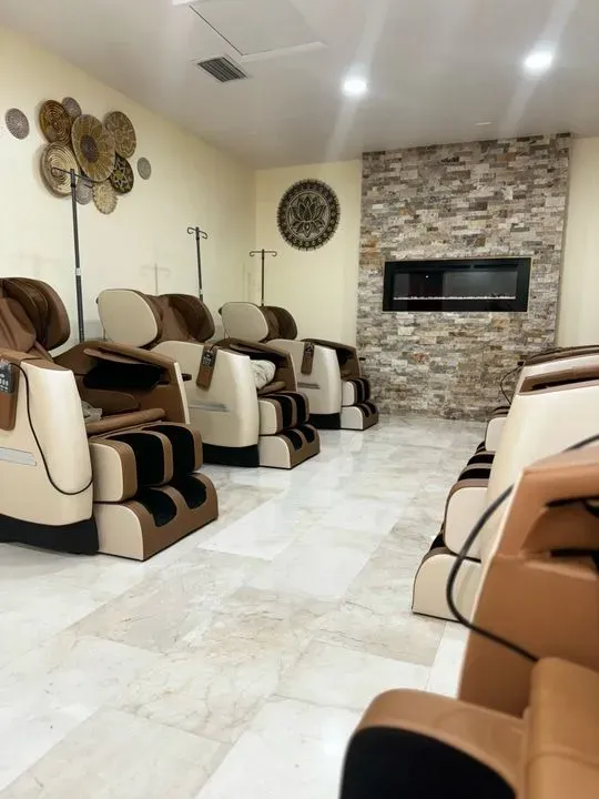 https://cdn.salonspotlight.com/photos/2jK9tpxL5eKuSO6SjwkJ/b5864027-f088-4756-8105-66146f8fd0fe_720x720