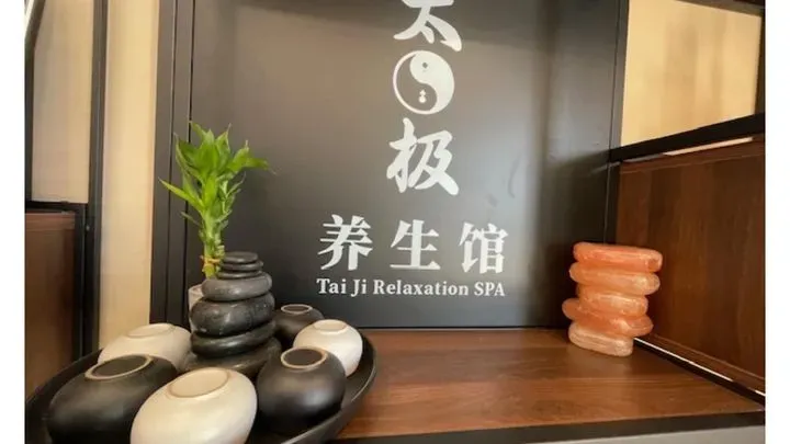 https://cdn.salonspotlight.com/photos/2kjmWyk3MMwSzSzusatF/91c2eb6a-a2bc-4948-9ba8-1a40144afa08_720x720