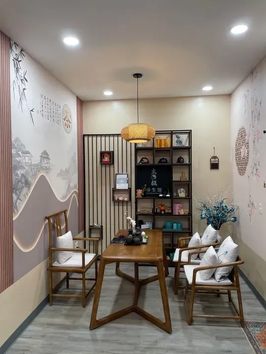 https://cdn.salonspotlight.com/photos/2kjmWyk3MMwSzSzusatF/f883a626-4a92-43c7-8c7e-cc60a2060247_720x720