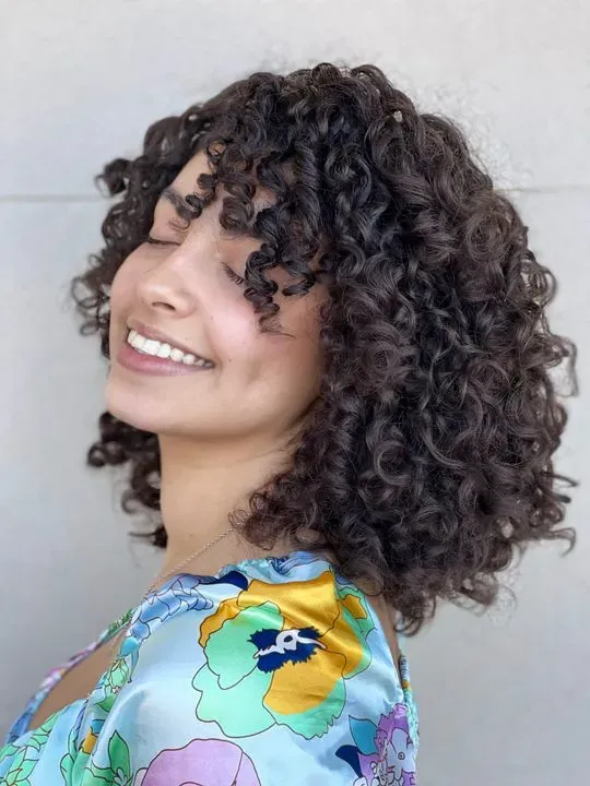 https://cdn.salonspotlight.com/photos/2krzioGTjYvmCyLyBMuh/1d77ae32-64bb-4a16-8e77-681a0ec15756_720x720