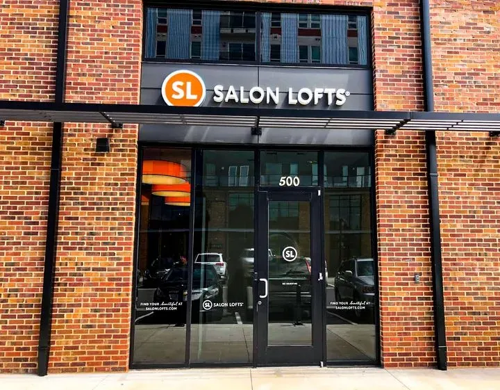 https://cdn.salonspotlight.com/photos/2oJUYPUAISIYNZR1R25p/5dcf5a81-c794-4a27-9f07-76f80ff2f9fa_720x720
