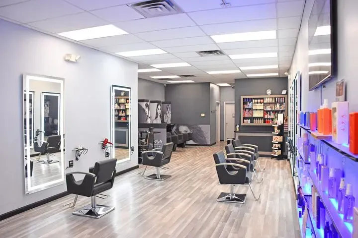 https://cdn.salonspotlight.com/photos/2s8qqbA5RHBQjyy4W66g/a92d355c-2043-4bec-9bb5-6d4c3c1dd7bc_720x720