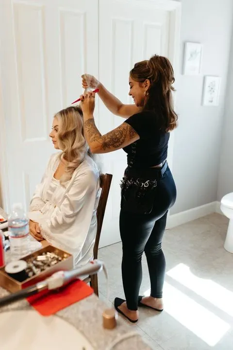 https://cdn.salonspotlight.com/photos/2wANqUdxygV4O3Cr2yrk/d7d4adf5-4ed3-4056-a2b0-96d5dfb05dff_720x720