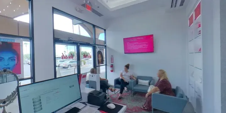 https://cdn.salonspotlight.com/photos/2ysb4l6mxop29U1e4xIp/c86545f9-2072-4f5f-beb6-6d6435e66388_720x720
