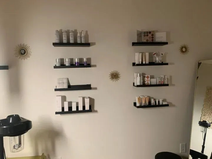 https://cdn.salonspotlight.com/photos/31sSryiqryJuhjuPQfTC/fd85fcf6-78dd-44ba-b4e5-2fde32b64fa8_720x720