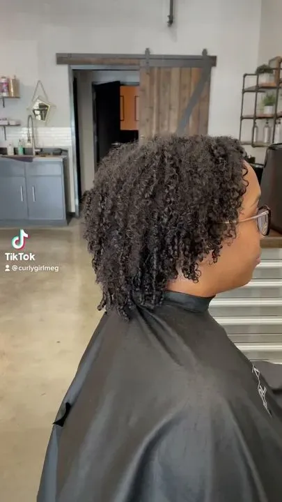 https://cdn.salonspotlight.com/photos/354BdfxzF9v1IbFxpk7c/897ead42-4072-4df4-bd6d-3886ced65676_720x720