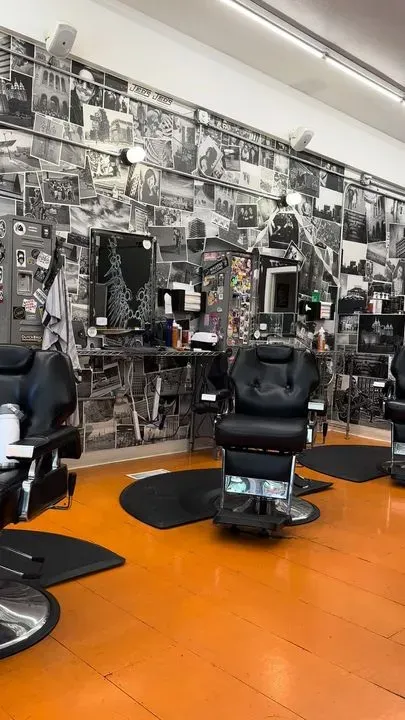https://cdn.salonspotlight.com/photos/38MhFx4aEgWdyDALRwFw/8b7ad8fa-38d9-419f-b6e7-59c3e22b8694_720x720